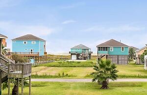 My Favorite Beach House 3 Bedroom Home by RedAwning