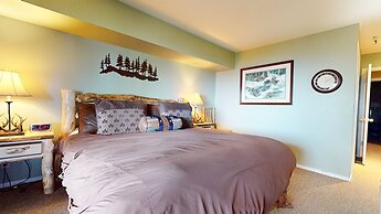 Bridges #108 2 Bedroom Condo by RedAwning