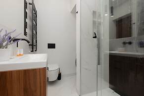 Apartment Emilii Plater 12 by Renters