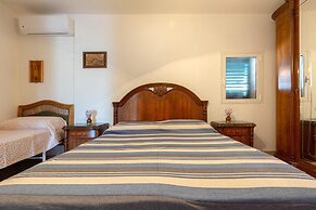 3593 Casina Cazzato by Barbarhouse