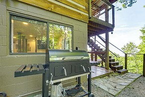 Mountain View Cabin w/ Hot Tub: 27 Mi to Asheville