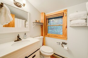 Mountain View Cabin w/ Hot Tub: 27 Mi to Asheville