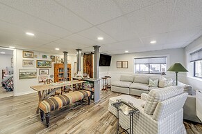 Mountain View Cabin w/ Hot Tub: 27 Mi to Asheville