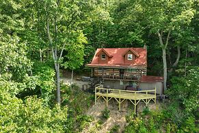 Mountain View Cabin w/ Hot Tub: 27 Mi to Asheville