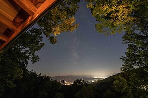 Mountain View Cabin w/ Hot Tub: 27 Mi to Asheville