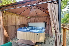 Historic Mapleton Cottage w/ River Views & Hot Tub