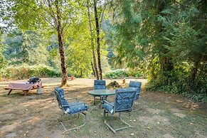 Historic Mapleton Cottage w/ River Views & Hot Tub