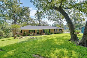 Lakefront Retreat in Jefferson w/ Screened Porch!