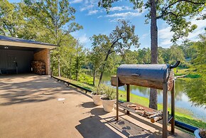 Lakefront Retreat in Jefferson w/ Screened Porch!