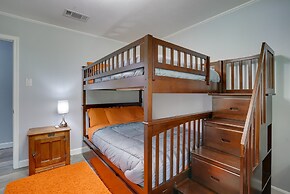 Lakefront Retreat in Jefferson w/ Screened Porch!