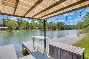 Kilgore Lakefront Home w/ Private Dock & Pier!