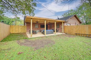 Spacious Little Rock Home w/ Patio - 9 Mi to Dtwn!