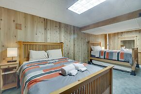 Ski-in/ski-out Wintergreen Resort Condo w/ Patio!