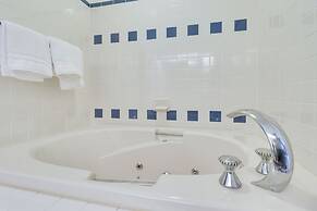 Ski-in/ski-out Wintergreen Resort Condo w/ Patio!