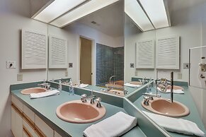 Ski-in/ski-out Wintergreen Resort Condo w/ Patio!