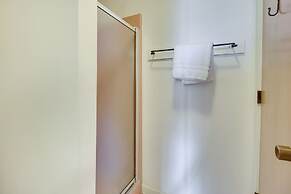 Ski-in/ski-out Wintergreen Resort Condo w/ Patio!