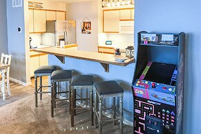 Ski-in/ski-out Wintergreen Resort Condo w/ Patio!