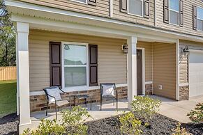 'vibe Villa' w/ Backyard ~ 8 Mi to Shaw Afb!
