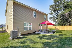 'vibe Villa' w/ Backyard ~ 8 Mi to Shaw Afb!