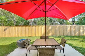 'vibe Villa' w/ Backyard ~ 8 Mi to Shaw Afb!