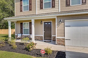 'vibe Villa' w/ Backyard ~ 8 Mi to Shaw Afb!