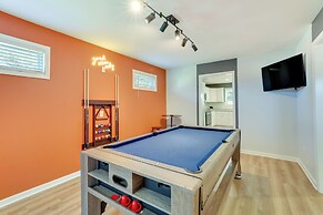 'vibe Villa' w/ Backyard ~ 8 Mi to Shaw Afb!
