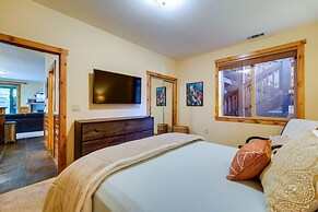 Boulders Truckee Condo Near Donner Lake + Skiing!