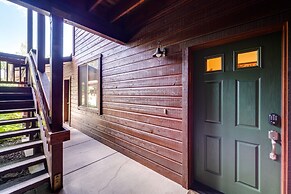 Boulders Truckee Condo Near Donner Lake + Skiing!