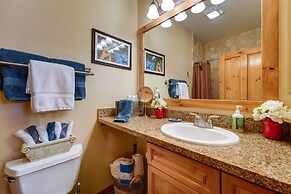 Boulders Truckee Condo Near Donner Lake + Skiing!