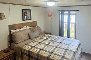 Creekfront Max Meadows Mobile Home With Deck!