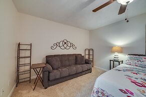 Cozy Tallahassee Home - 2 Mi to Governors Square!