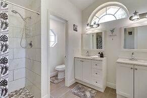 Orlando Area Home w/ Lanai: 10 Mi to Disney!