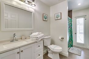 Orlando Area Home w/ Lanai: 10 Mi to Disney!