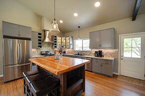 Texas Wine Country Home on 3 Acres!