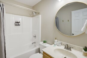 Asheville Retreat ~ 6 Mi to Biltmore & Downtown!