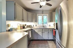 Wintergreen Resort Home w/ Deck, 1 Mi to Skiing!