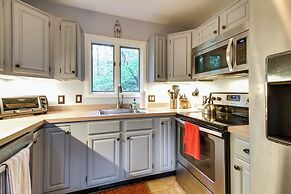 Wintergreen Resort Home w/ Deck, 1 Mi to Skiing!