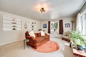 Serene Home w/ Hot Tub - 6 Mi to Boulder Falls!