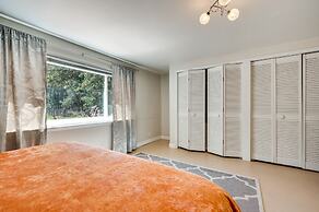 Serene Home w/ Hot Tub - 6 Mi to Boulder Falls!