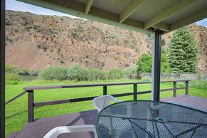 Cozy Salmon Home w/ Mountain Views & River Access