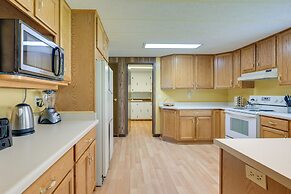 Cozy Salmon Home w/ Mountain Views & River Access