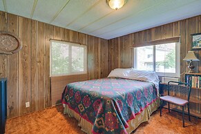 Cozy Salmon Home w/ Mountain Views & River Access