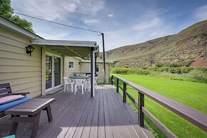 Cozy Salmon Home w/ Mountain Views & River Access