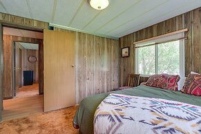 Cozy Salmon Home w/ Mountain Views & River Access