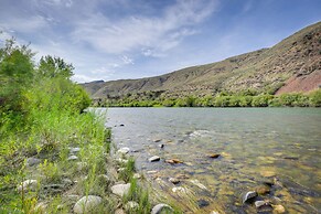 Cozy Salmon Home w/ Mountain Views & River Access