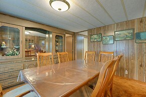 Cozy Salmon Home w/ Mountain Views & River Access