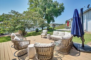 Peaceful Hot Springs Home: Deck w/ Water Views!