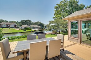 Peaceful Hot Springs Home: Deck w/ Water Views!