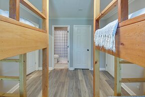 Peaceful Hot Springs Home: Deck w/ Water Views!