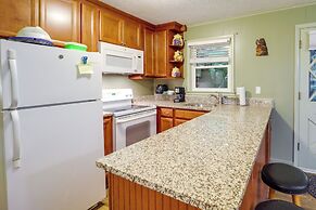 Pet-friendly Beech Mountain Condo: Walk to Slopes!